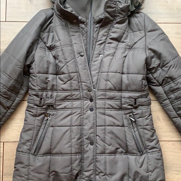 Army Green Puffer - Picture 2 of 3